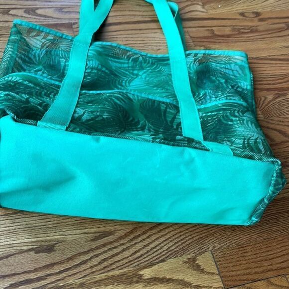 Beautiful green palm leaves beach bag Mesh Beach Tote durable fits a lot pockets - Picture 3 of 10
